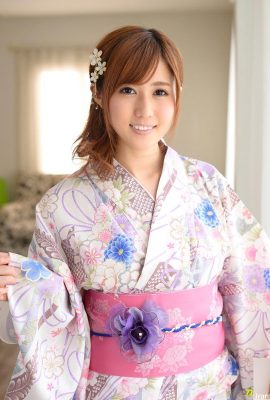 Isteri Asia berambut coklat Yumi Maeda menanggalkan jubahnya dan dirempuh dalam bilik air (20P)
