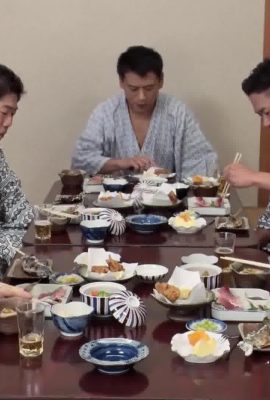 Restoran Hospitaliti Tahun Baru – Shogun Muda dan Permainan Raja – Hikaru Kirishima (120P)