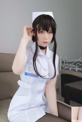 [白銀]66 potret jururawat berambut panjang (66P)