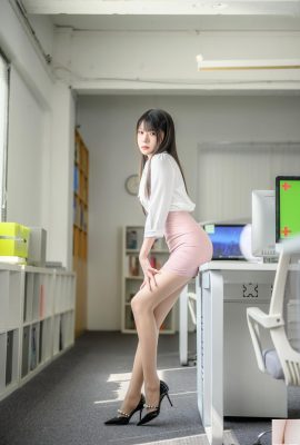 Vanilla Meow Lulu – Skirt tempat kerja merah jambu dan putih Manlu (40P)