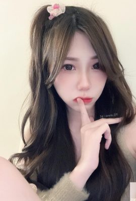 Gadis panas “Lin Jiejun” mempunyai kulit merah jambu yang membuatkan orang ramai mahu menggigit (10P)