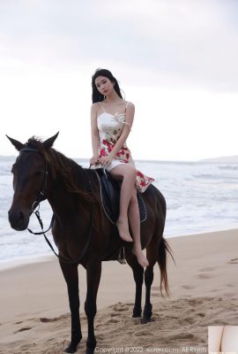 Skirt panjang retro 182CM Li Yarou dengan belahan tinggi di tepi laut menunjukkan keanggunannya semasa menunggang kuda (74P)
