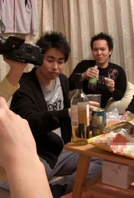 (Video) Ami Tokunaga Sebahagian daripada kelab tenis Jepun yang paling kelakar Pelajar kolej wanita berpayudara besar minum di rumah dan bermain terus (17P)