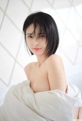 Zhu Keer Flower mengembara di Guilin dan merakam gambar peribadi dalam seluar dalam seksi yang menunjukkan payudara besar dan punggung gemuk (17P)