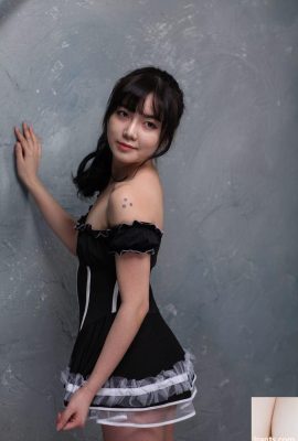 Gadis model Korea berbogel dan melebarkan foto kakinya – (46P)