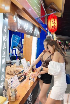 Gadis-gadis awek hot “Xiancaier&Lara囍” di Pasar Malam Shilin membongkok untuk memancing ikan emas dan menarik perhatian orang ramai! “Perspektif potongan rendah” yang sangat menarik perhatian (20P)