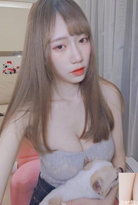 Gadis cantik Zhihan memakai bikini merah dan bola seksinya tersembul, sangat panas (71P)