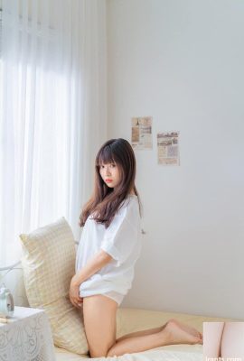 Xiaoyun yang muda dan seksi (32P)