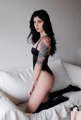 (Suicide Girls) Acuarian – Saya Put A Spell On You