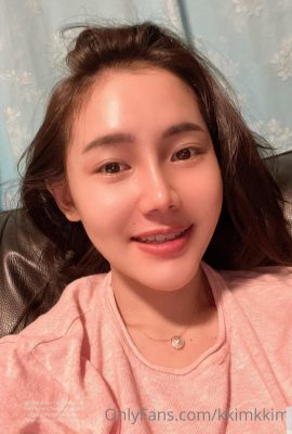 (Onlyfans) Gadis Kebajikan-Penyihir Sun Qingmei Gambar Persendirian (8) (99P)