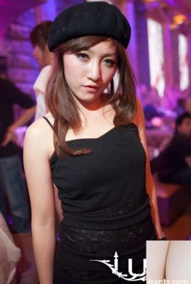 Gambar Jalanan Kelab Malam Minggu Kedua Januari 2011 – Taipei Nightclub Crazy (11P)