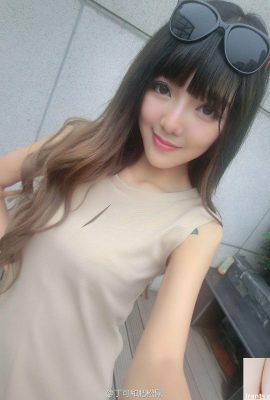 (Selebriti Internet) Selebriti Weibo Wei Shantou Shiji – Album foto ibu panas dalam stoking hitam 4 (100P)