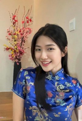 Gadis cantik Malaysia Sammie mempunyai senyuman yang sangat manis