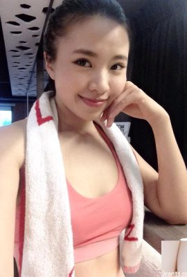 Gadis super seksi 34D dengan punggung gagah~Cai Yunjie~ (96P)