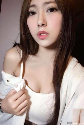 Gadis cantik dengan kaki yang cantik~Vina Liu Siyu~mengambil gambar luar yang seksi dengan payudara yang cantik (27P)