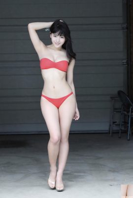 (Rina Asakawa) Gadis cantik (Body is the best) mempamerkan payudara dan punggung yang besar (22P)