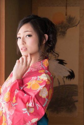 Chiaki Hidaka (20P) selepas mabuk dengan kecantikan Yukata yang kaku