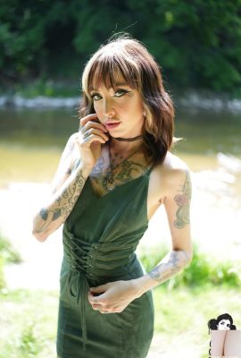 (Suicide Girls) 12 Dis 2024 – Mabuk Cinta – Mata Hutan (41P)