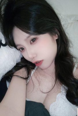 Punggung sempurna “Bersih” membuka V yang mendalam di dada anda (23p)