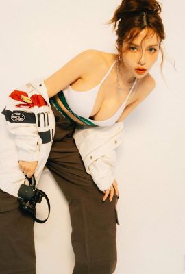 Payudara yang indah pecah dengan angka “CC._XIXI” yang paling menarik (28p)