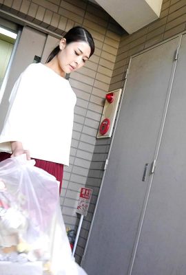 Gadis Braless yang suka bermain dari kejiranan yang mengeluarkan sampah pada waktu pagi Yamanaka Reiko (15p)