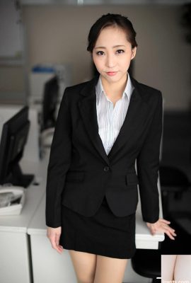 Kisaragi Juri: Pejabat yang cantik Lady Fucks Kisaragi Juri (26p)