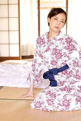 Mizuhara Rika: Travelogue Hot Spring Rahsia (26p)