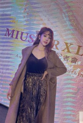 “Cai Xuan Ning” payudara penuh dan cantik tidak dapat menyembunyikan kaki mereka yang menawan (23p)