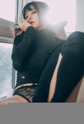 Gadis comel nanas Xia Meishang mengeluarkan pakaiannya dan mendedahkan payudaranya panas dan menyenangkan mata (48p)