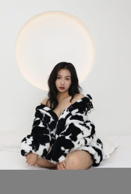 Model Cina Little White Body Human Private Foto Set-02 (100p)