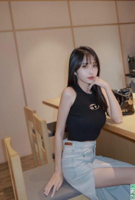 “Li Xin” payudara penuh dan cantik tidak dapat menyembunyikan kaki menggoda mereka (25p)