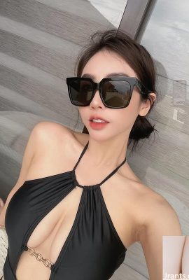 Kakak Besar Seksi “Cai Cai” menjadikan rusa kecil itu pada pandangan pertama (10p)