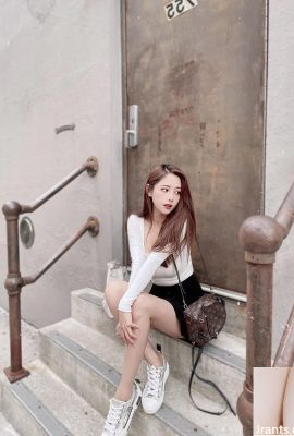 “Arnab” mempunyai ciri -ciri wajah yang mendalam yang sangat cantik (10p)