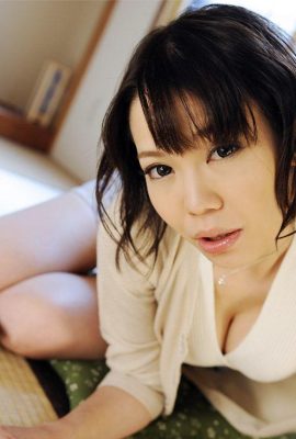“Kerja yang saya lihat di suatu tempat, ia adalah kali pertama saya di belakang tabir” Tsuki Miyayoi (30p)