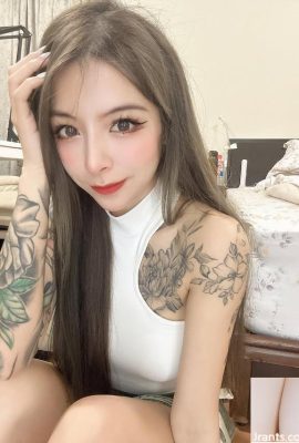 Senyum manis “Yifeng Zheng” menangkap hati anda (10p)