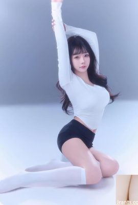 Mata yang tidak bersalah memanaskan hati “Vanessa” dengan semua warna, wangian dan rasa (10p)