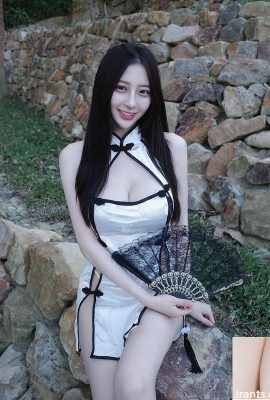 Alur dalam salji putih “berpasir” payudara putih dan lembut (10p)