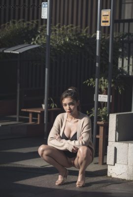 BADBRO_EXHIBISMISM Bas berhenti duduk