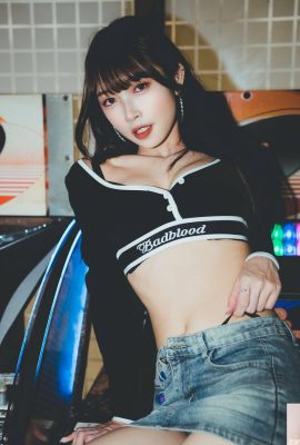 Gadis muda seksi “Hami” berpakaian dengan menggoda dan menunjukkan pesona panasnya (10p)