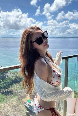 Fokus bersinar dan lengkung badan bangga menguasai keseluruhan penonton (10p)