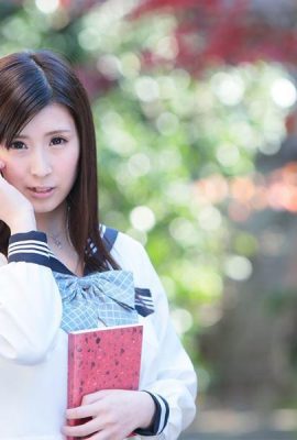 Kemahiran bertindak hebat, kadang -kadang seorang gadis pelajar, kadang -kadang isteri, gaya yang berbeza, godaan yang sama (16p)