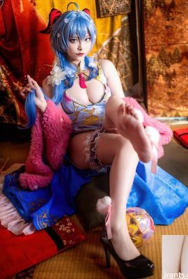 “Juyi” mempunyai kaki putih dan lembut yang memandu kaki gila! “Sexy S Curve” + Line Kerjaya yang Kuat “sangat kuat (10p)