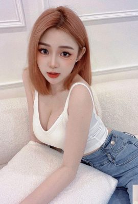 Model manis “mila” tidak dapat menutup payudaranya dan penuh dengan tokoh jahat dan membebaskannya (10p)