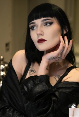 (Suicide Girls) Jun 04, 2025 – Raziel – Solarium (42p)