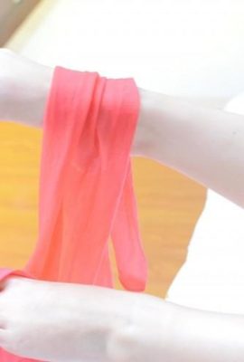 (Foto Legku) No.014 terbitan gadis berkaki panjang dengan stoking merah