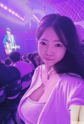 Manis dan tidak layak hidup “Zhang Yu Tako” mendedahkan kaki putih, lembut dan langsing (10p