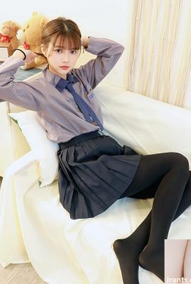 Girl Next Door “Jierong” mata besar penuh dengan elektrik (10p