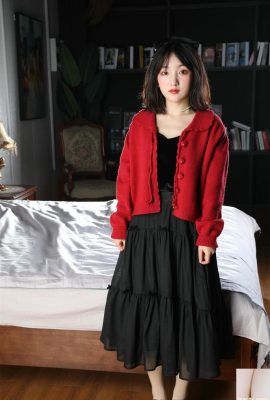 (Koleksi dalam talian) Little Dot – Pakaian hitam model dalam warna (150p)