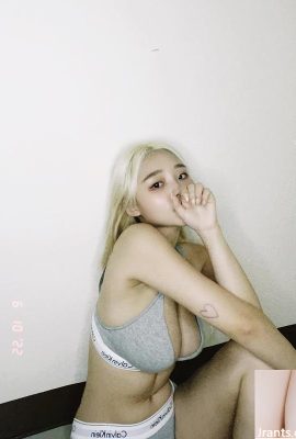 Penyihir kecil “Meng Meng” payudara yang ganas dan cantik terdedah (10p)