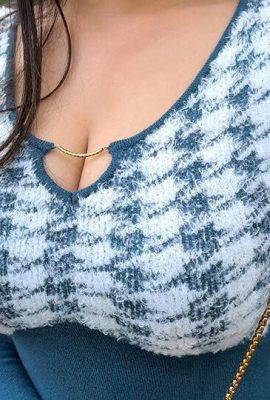 Seorang wanita matang yang cabul dengan badan yang luar biasa dengan payudara besar payudara pukulan pukulan yang dicukur dengan tiga ciri lol apa jenis yang tidak dapat disangkal … (21p)